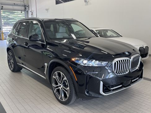 Used 2026 BMW X5 xDrive40i AWD/4WD image 3
