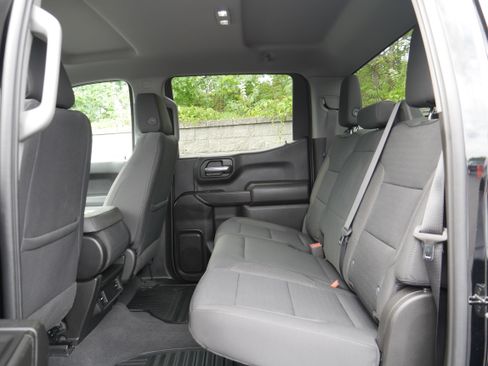 Certified 2022 Chevrolet Silverado 1500 Custom AWD/4WD image 15