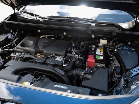 Used 2020 Toyota RAV4 XLE w/ Convenience Package FWD image 45