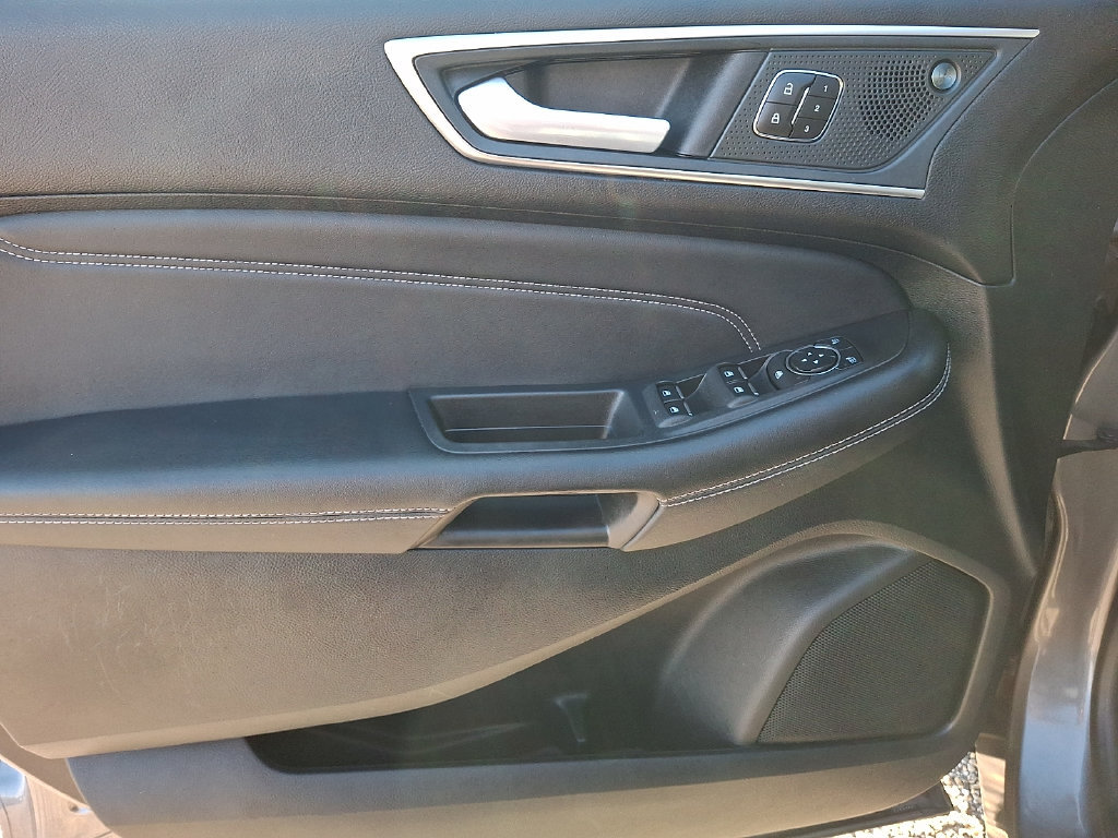 Used 2024 Ford Edge Titanium AWD/4WD image 13