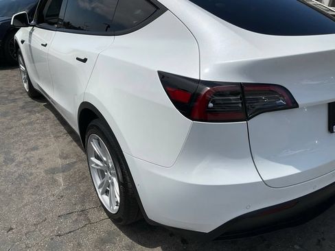 Used 2021 Tesla Model Y Long Range AWD/4WD image 97
