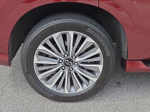 Used 2025 INFINITI QX80 Sensory AWD/4WD image 7
