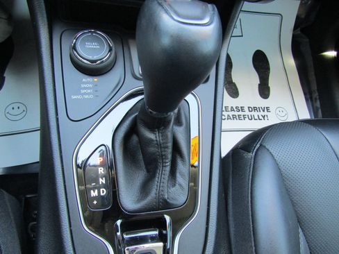 Used 2022 Jeep Cherokee Limited AWD/4WD image 34