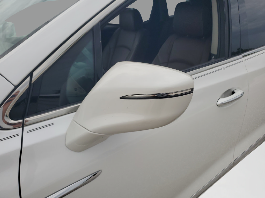 Used 2020 Buick Enclave Avenir w/ Avenir Technology Package FWD image 26