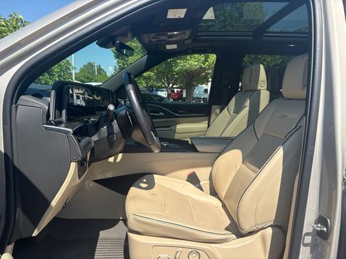 Used 2021 Cadillac Escalade ESV Premium Luxury w/ Driver Assist Tech Package AWD/4WD image 10