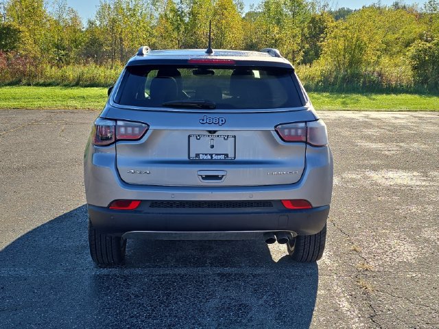Used 2018 Jeep Compass Limited w/ Safe & Security Group AWD/4WD image 7
