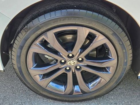 Used 2025 Toyota Sienna XSE w/ XSE Plus Package FWD image 10