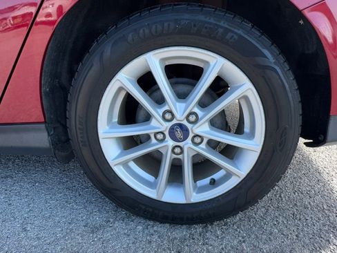 Used 2017 Ford Focus SE FWD image 24
