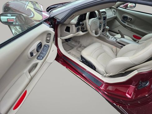 Used 2003 Chevrolet Corvette Convertible w/ Preferred Equipment Group1 image 17