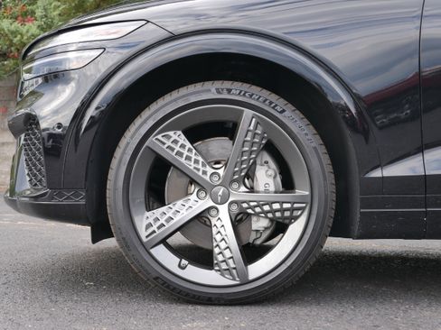 Certified 2024 Genesis GV70 2.5T w/ Sport Prestige Package image 11