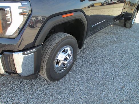 New 2026 GMC Sierra 3500 SLT w/ SLT Convenience Package image 14