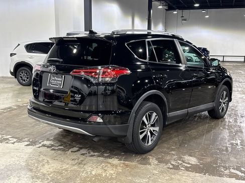 Used 2018 Toyota RAV4 XLE w/ Plus Extra Value Package AWD/4WD image 2