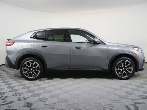 Certified 2025 BMW X2 xDrive28i image 2