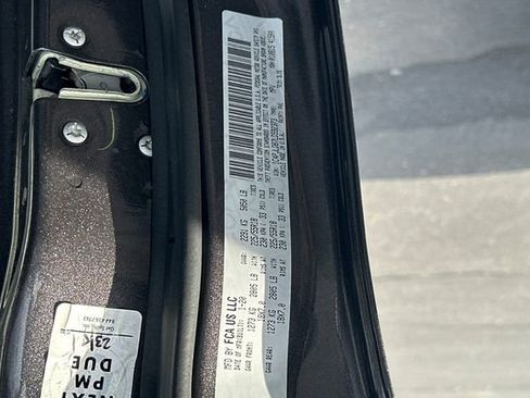 Used 2020 Jeep Cherokee Limited image 35