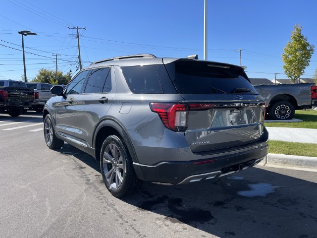 Certified 2025 Ford Explorer Active w/ Active Comfort Package AWD/4WD image 3