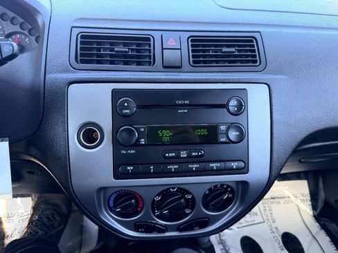 Used 2007 Ford Focus SES FWD image 30