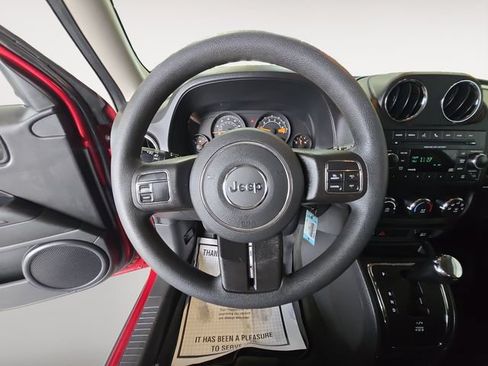 Used 2017 Jeep Patriot Sport w/ Power Value Group AWD/4WD image 13