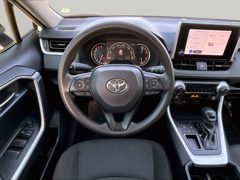 Used 2024 Toyota RAV4 XLE FWD image 6