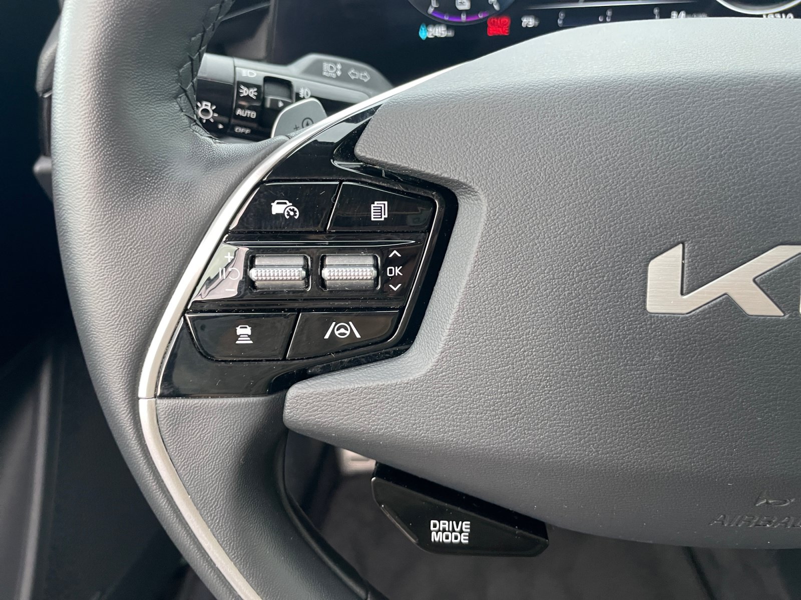 Used 2024 Kia Niro Wave w/ Wave Preserve Package FWD image 10