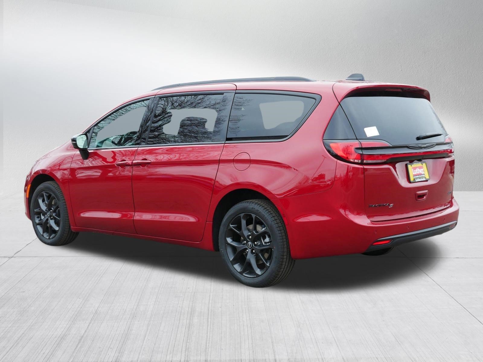 New 2026 Chrysler Pacifica Select AWD/4WD image 5