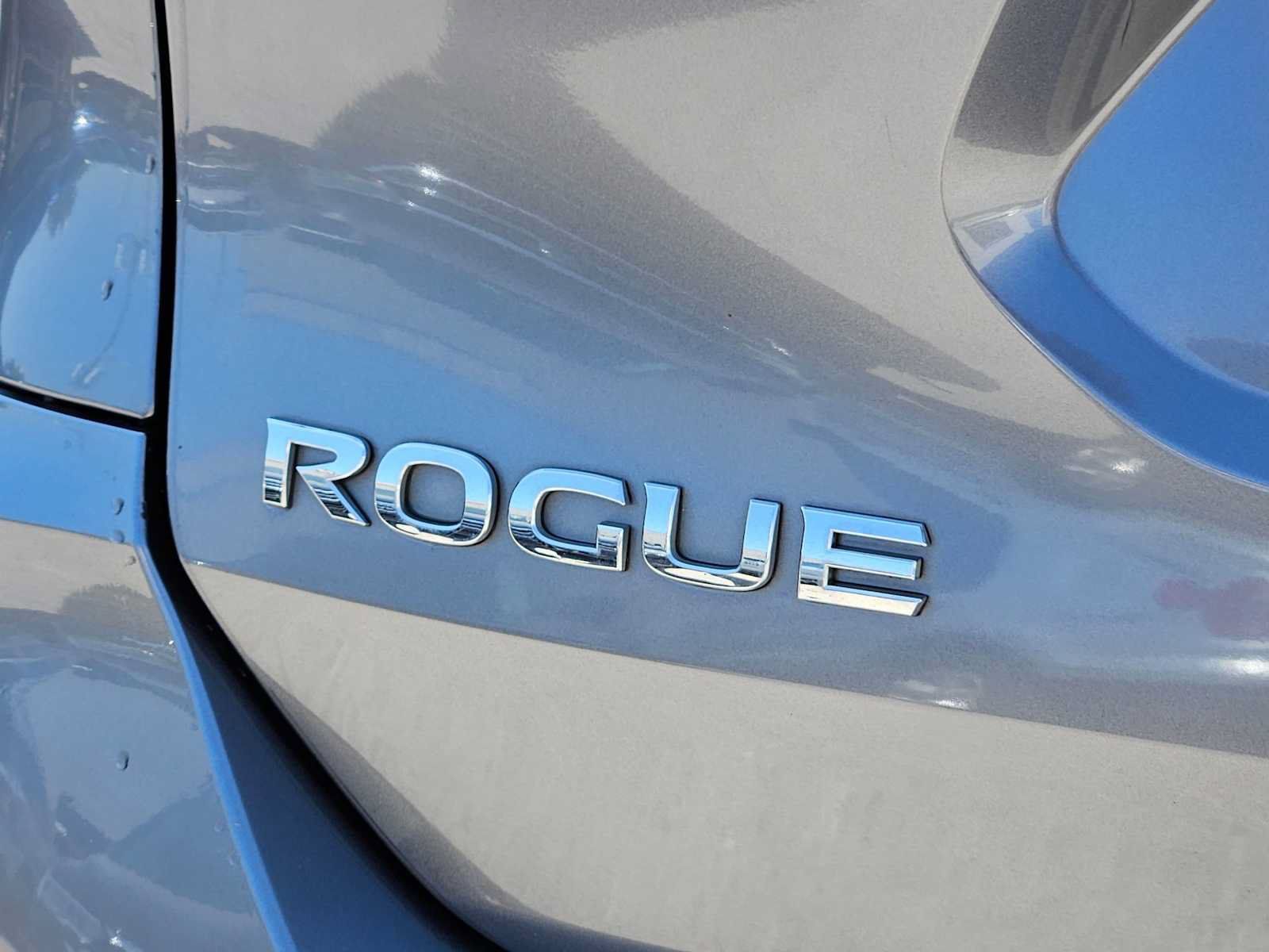 Used 2018 Nissan Rogue SV FWD image 13