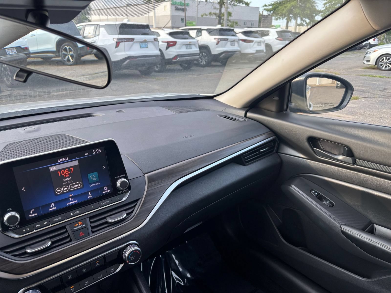 Used 2026 Nissan Altima 2.5 SV FWD image 32