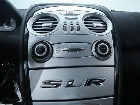Used 2006 Mercedes-Benz SLR image 30