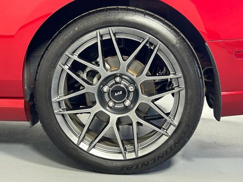 Used 2013 Ford Mustang GT Premium w/ Electronics Pkg RWD image 30
