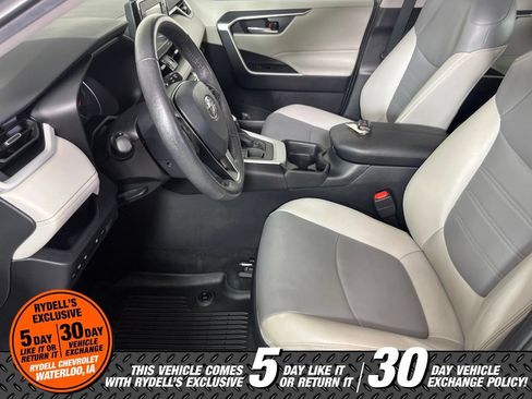 Used 2021 Toyota RAV4 XLE Premium AWD/4WD image 16