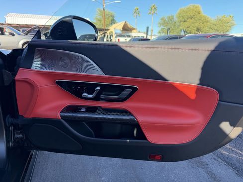 Used 2022 Mercedes-Benz SL 63 AMG 4MATIC image 32