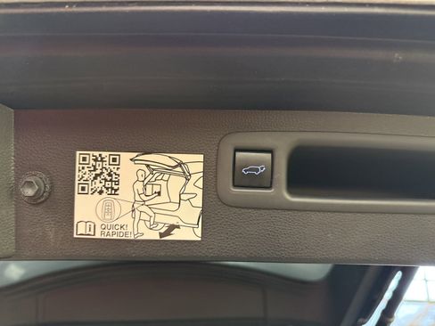 Used 2021 Toyota Highlander Platinum image 25