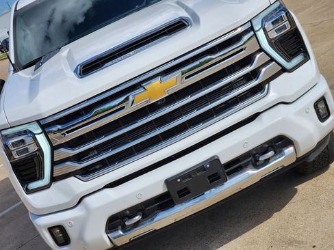Used 2024 Chevrolet Silverado 3500 High Country w/ Technology Package AWD/4WD image 14