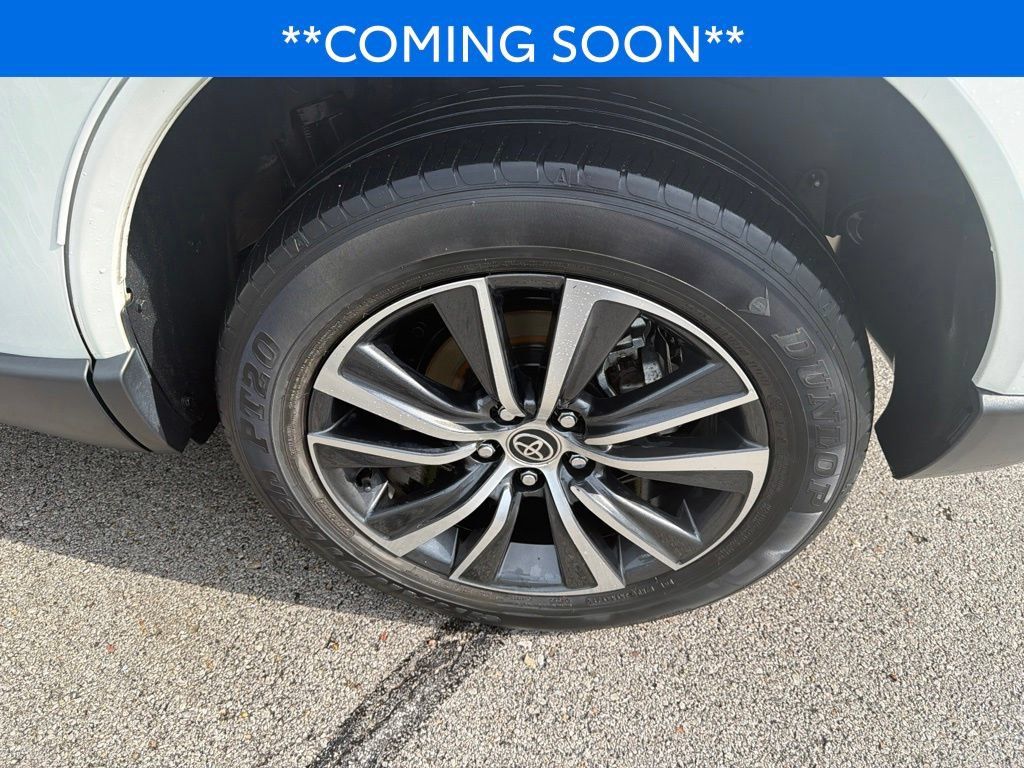Used 2022 Toyota Venza LE AWD/4WD image 19