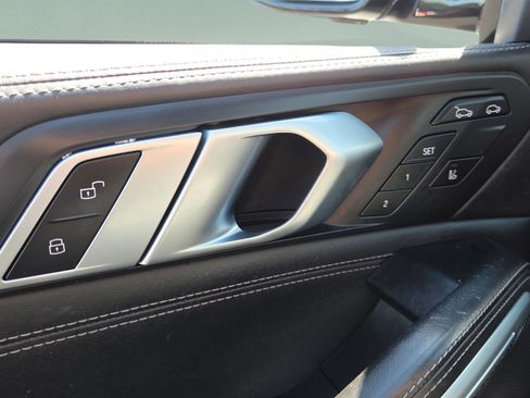 Used 2020 BMW X6 sDrive40i w/ M Sport Package image 39