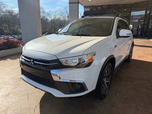 Used 2018 Mitsubishi Outlander Sport ES image 3