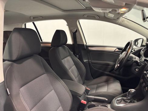 Used 2013 Volkswagen Golf TDI image 19