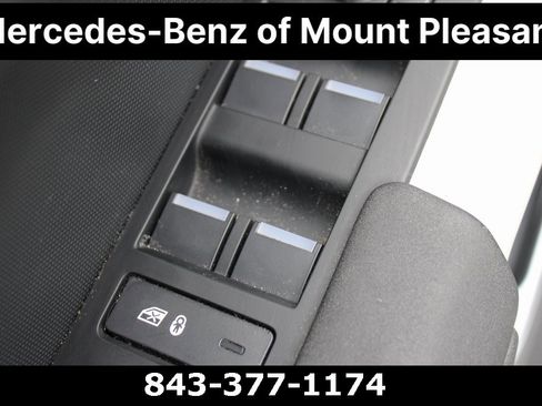 Used 2022 Land Rover Defender 110 image 19