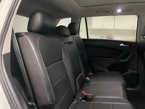 Used 2019 Volkswagen Tiguan SE image 16
