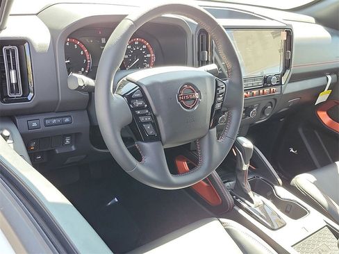 New 2025 Nissan Frontier PRO-4X w/ Pro Premium Package image 4