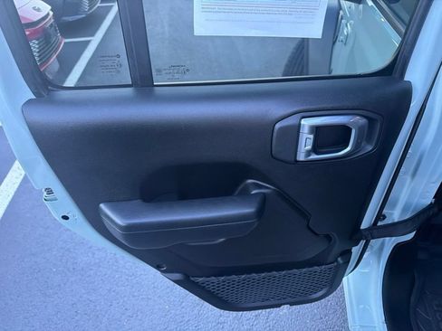Used 2024 Jeep Wrangler Unlimited Sport AWD/4WD image 17