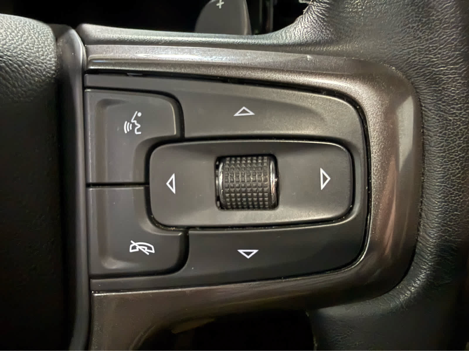 Used 2023 Chevrolet Silverado 1500 ZR2 w/ Technology Package AWD/4WD image 19