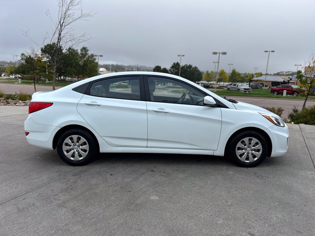 Used 2015 Hyundai Accent GLS FWD image 8