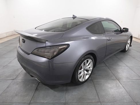 Used 2016 Hyundai Genesis 3.8 image 5