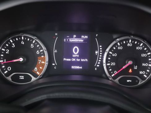 Used 2023 Jeep Renegade Latitude AWD/4WD image 19