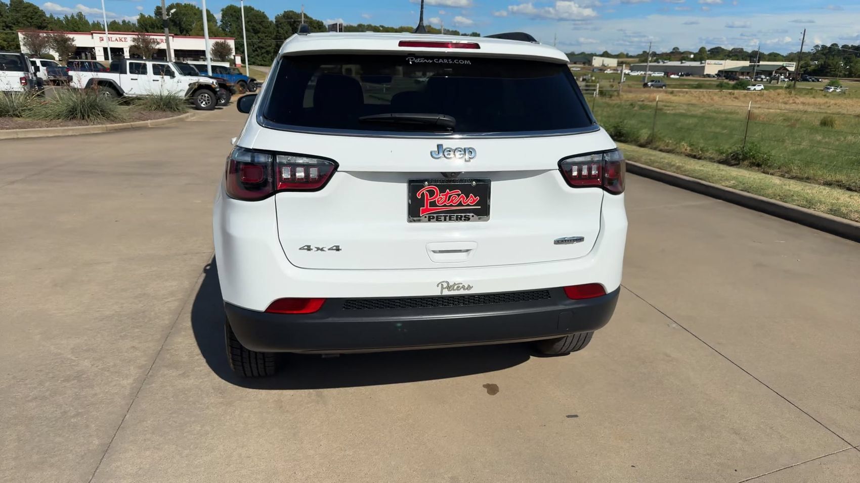 Used 2025 Jeep Compass Latitude AWD/4WD image 8