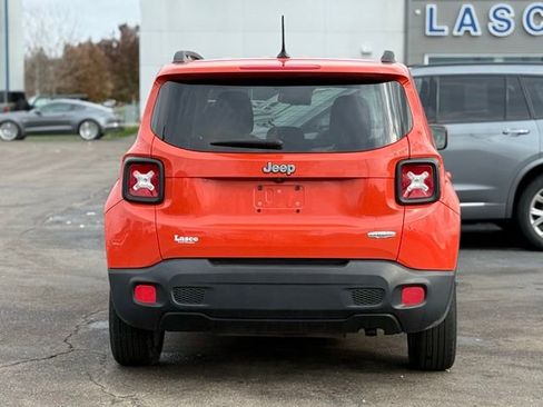 Used 2017 Jeep Renegade Latitude w/ Popular Equipment Group image 42