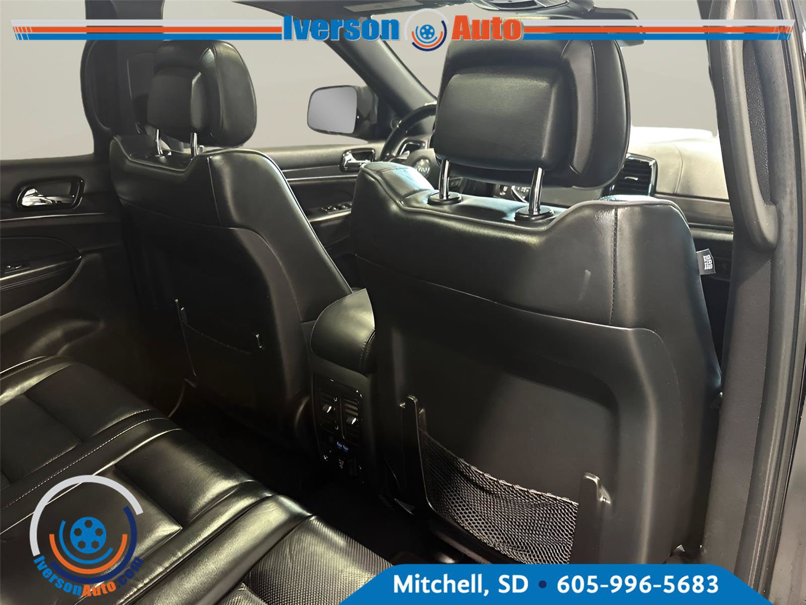 Used 2020 Jeep Grand Cherokee Overland AWD/4WD image 34