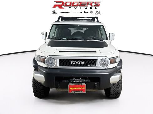 Used 2014 Toyota FJ Cruiser 4WD w/ Convenience Package image 7