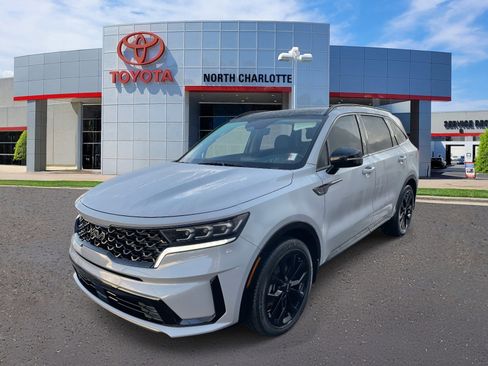 Used 2022 Kia Sorento SX image 4