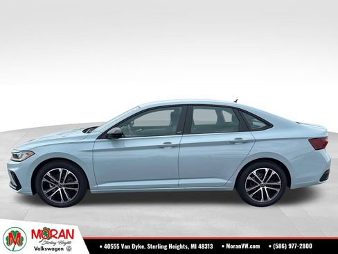 Used 2026 Volkswagen Jetta Sport FWD image 2